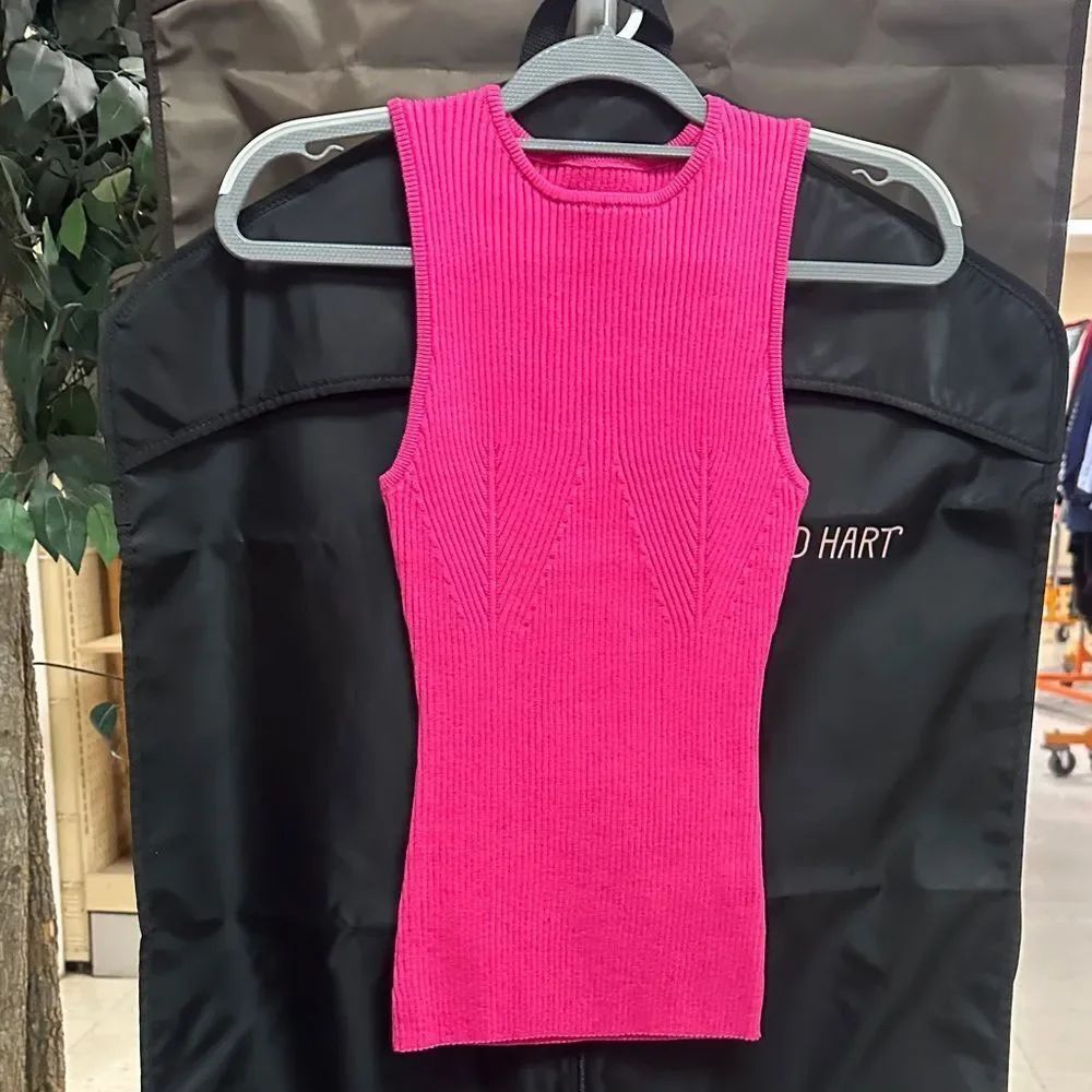 Vibrant FuchsiaāSleeveless Knit Tank Top